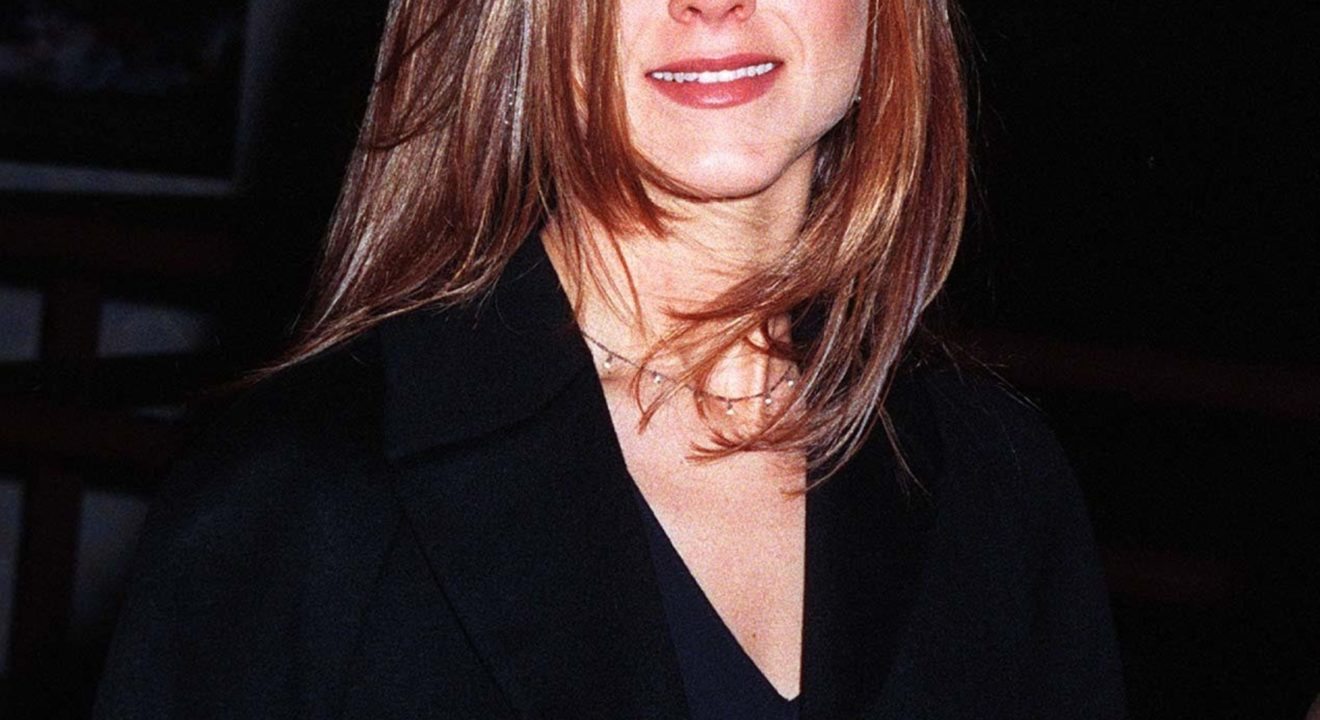 Entity reports on the comeback Jennifer Aniston's "Rachel" haircut from "Friends" in the '90s.