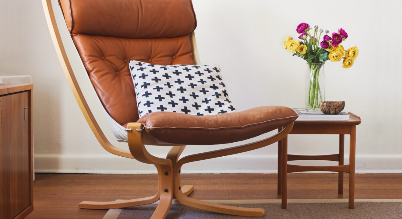 Here are ENTITY's top 5 mid-century modern furniture auction websites.