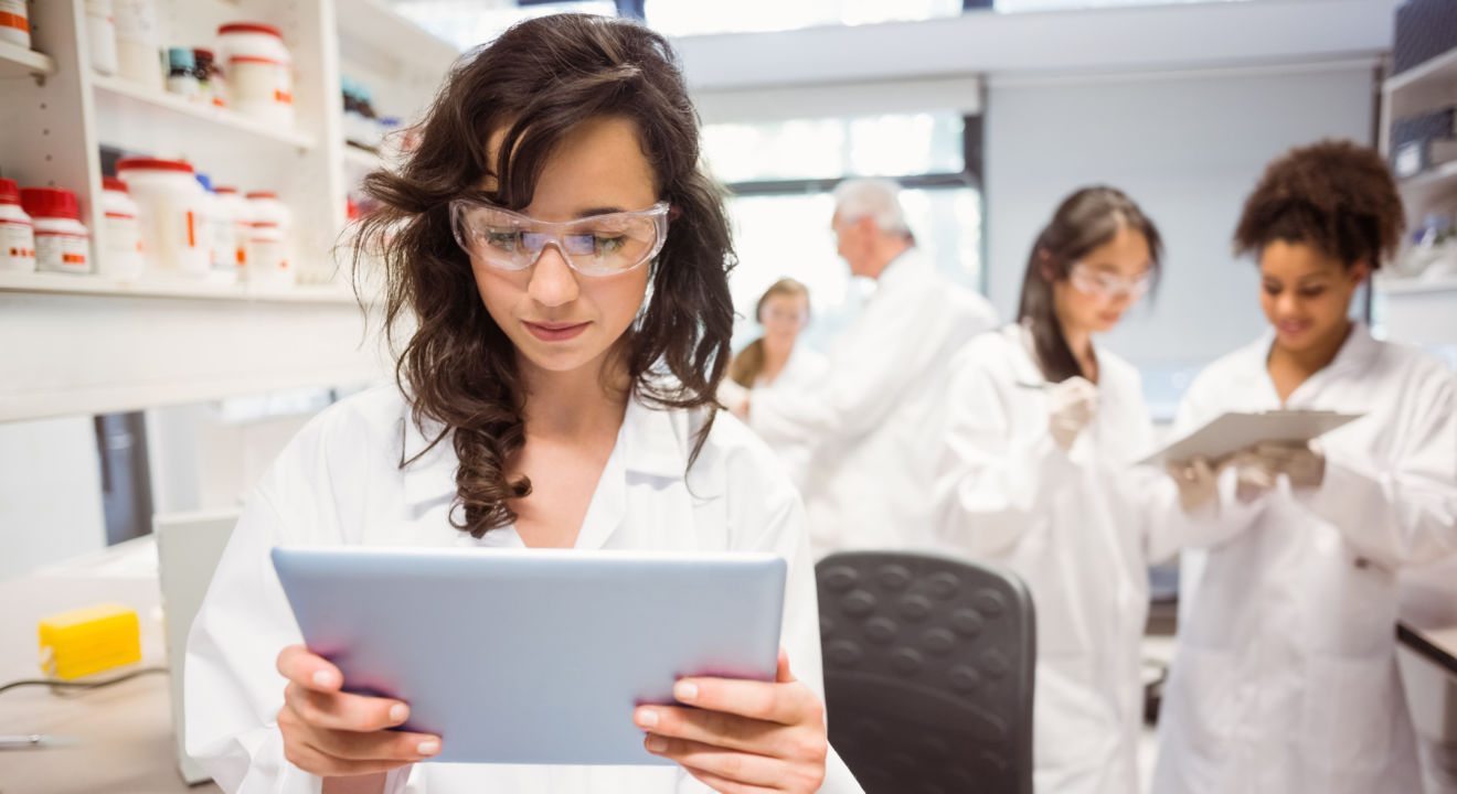 Entity reports on how Google is encouraging women to pursue STEM fields.