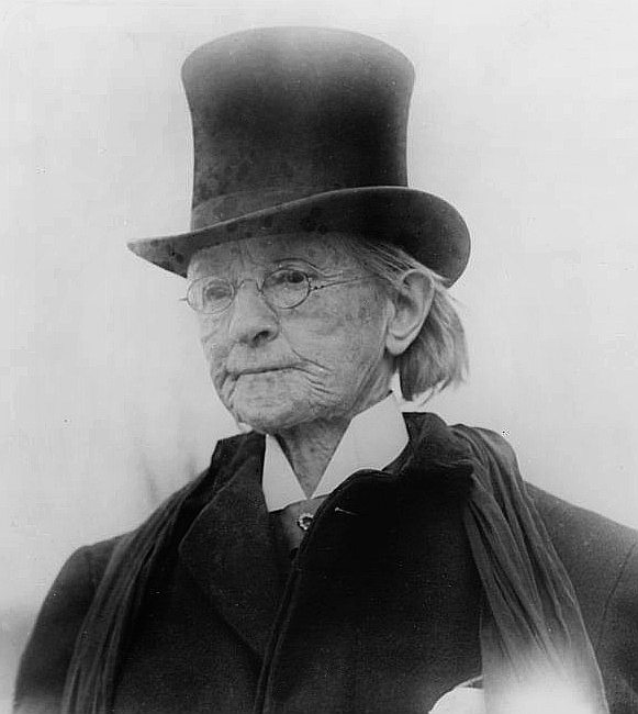 ENTITY shows how one of the famous women in history Mary Edwards Walker was a #WomanThatDid.