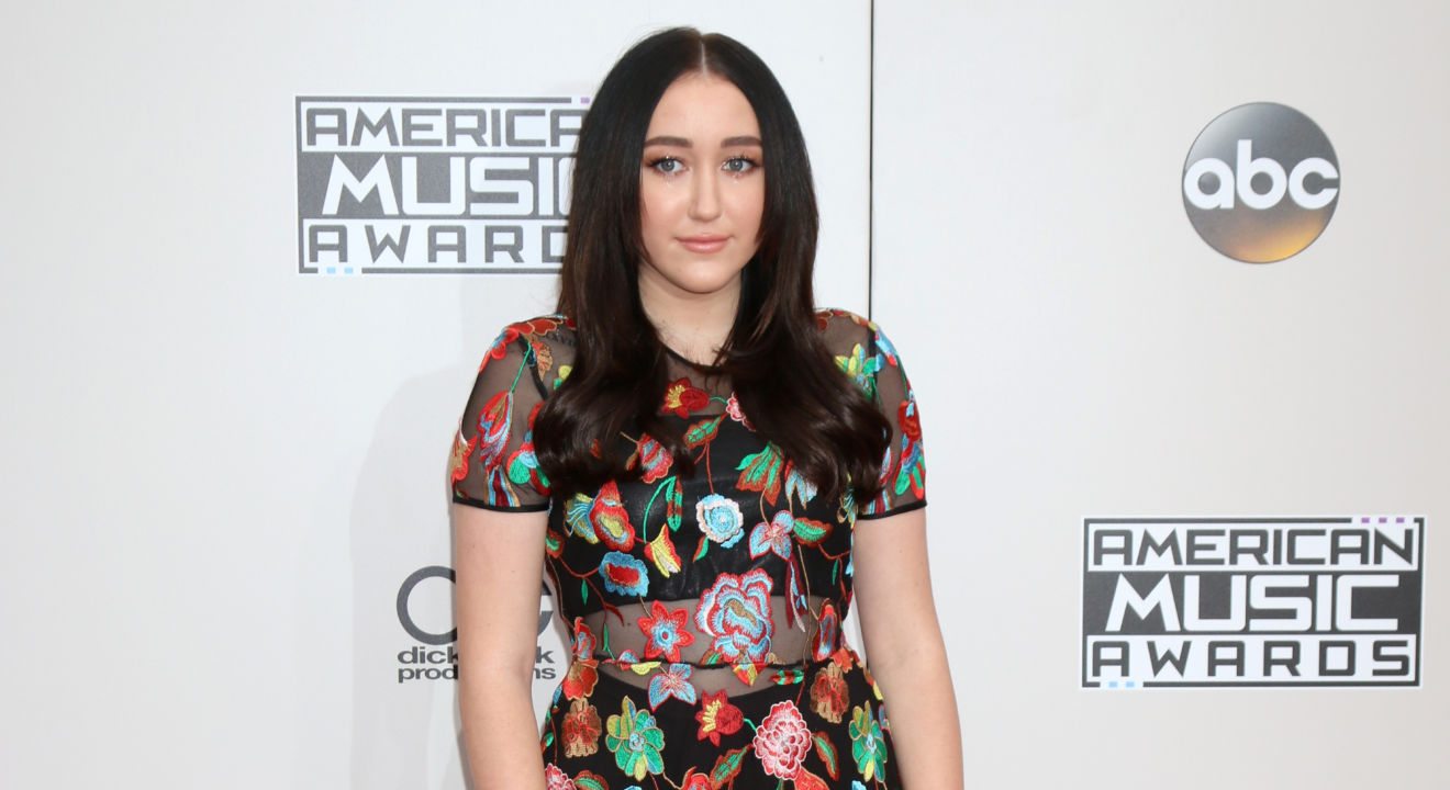 ENTITY reports that Noah Cyrus is following in her big sister Miley's footsteps.
