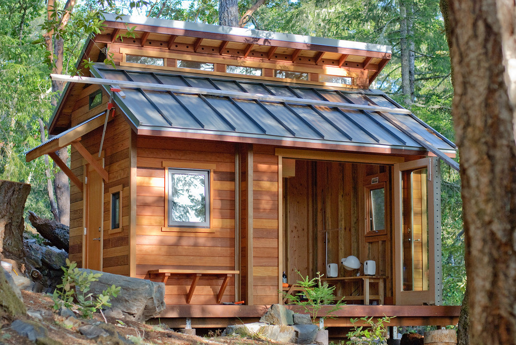 Entity reports on the rise of the tiny house trend.