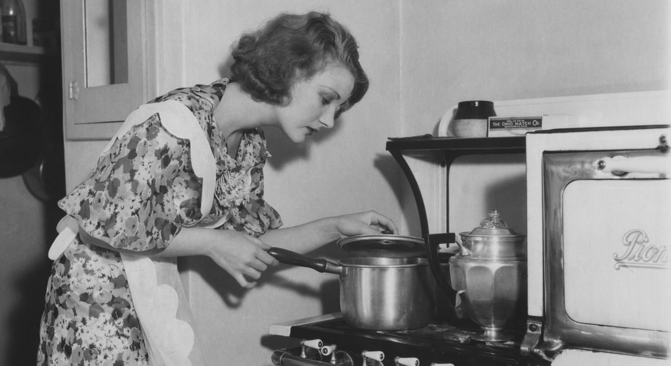 North Dakota lawmakers stopped the Blue Laws repeal because they think women need the time to cook for their husbands, Entity reports.