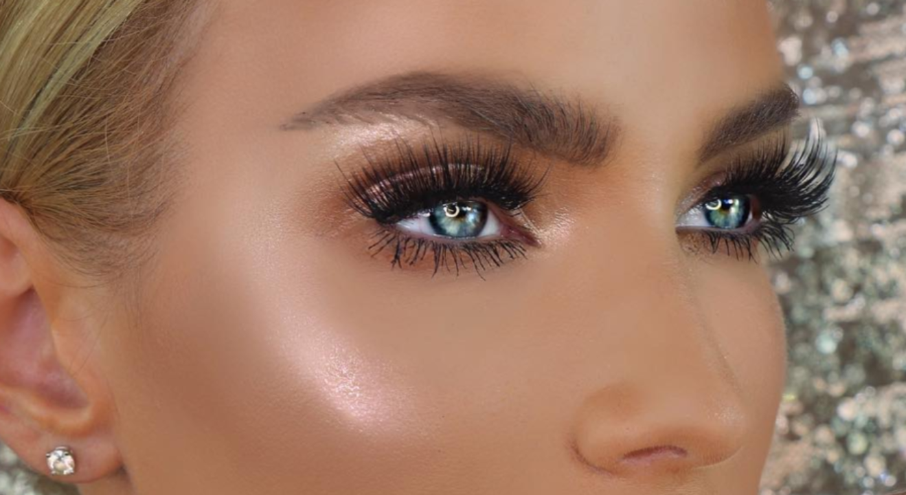 Makeup for Blue Eyes: 5 Eyeshadow Colors to Make Baby Blues Pop