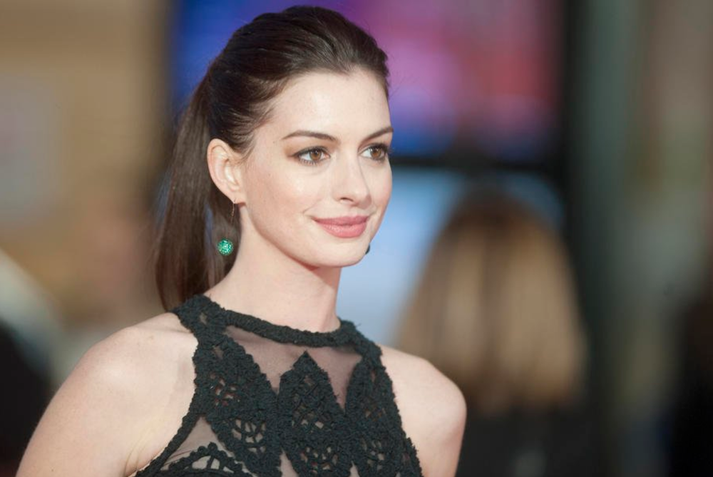 What Makes up the Anne Hathaway Net Worth? Here's What We Found
