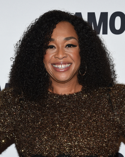 ENTITY gives you 5 facts about Shonda Rhimes.
