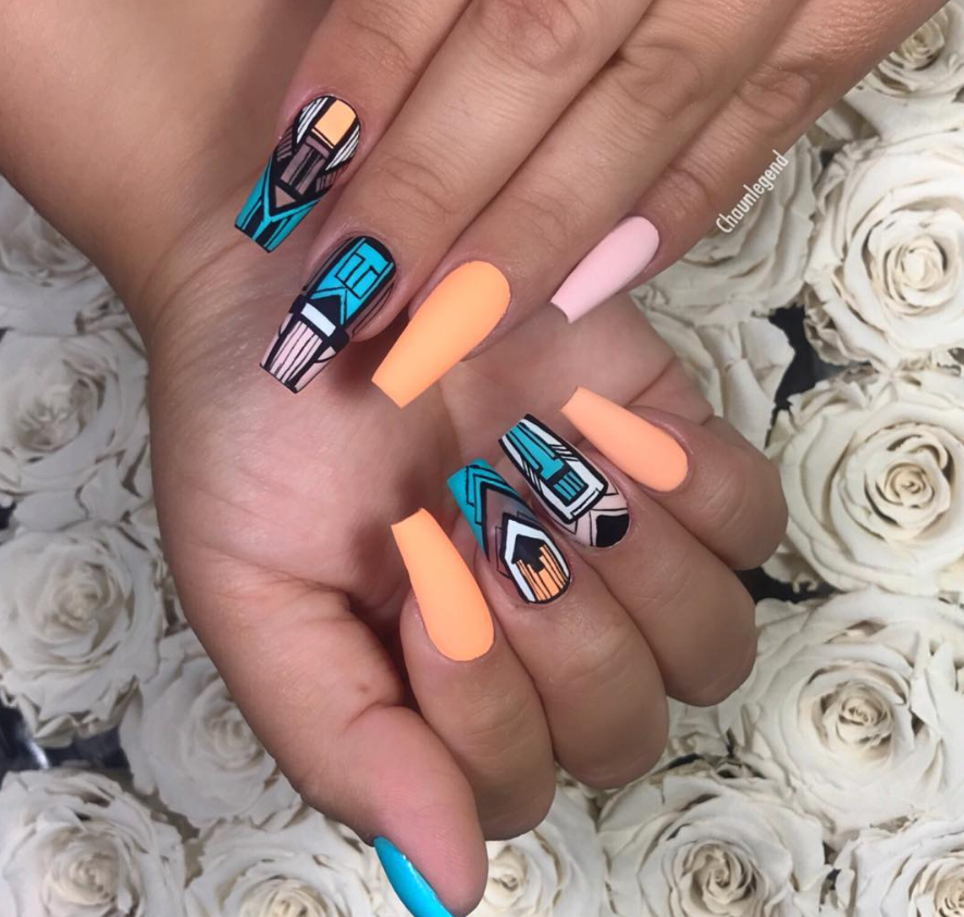 ENTITY shows off this colorblocked summer nail colors