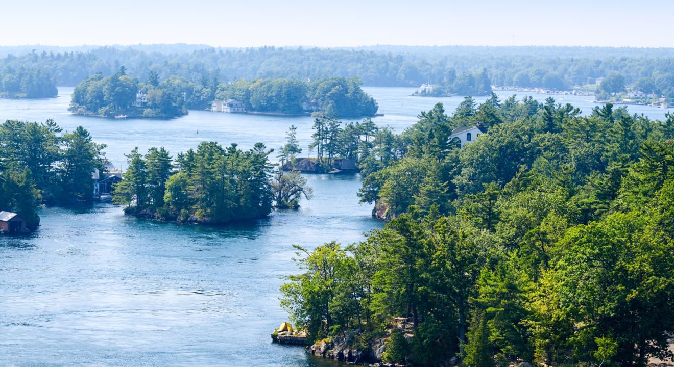 Entity reviews why the Thousand Islands regions is the best vacation destination.