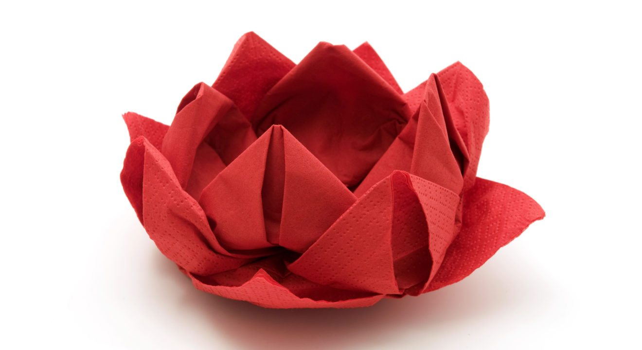 Entity reports on how women can get acquainted with the traditional Japanese art of origami.