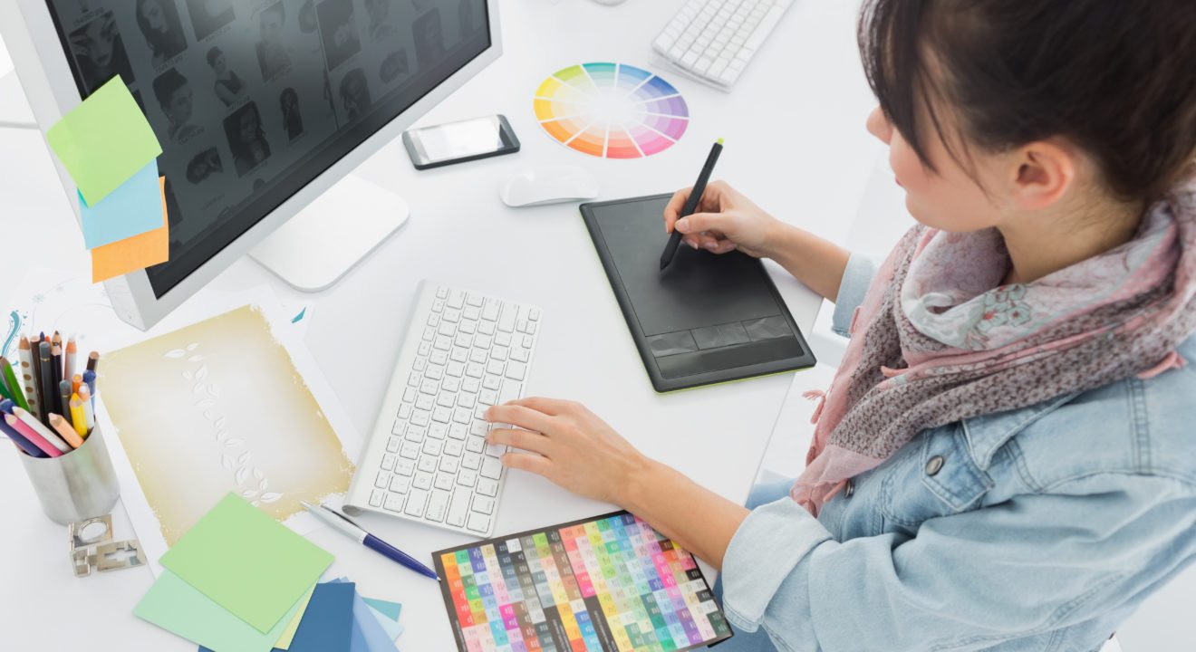 Entity reports on how passionate graphic designers advance their career in the graphic design industry.