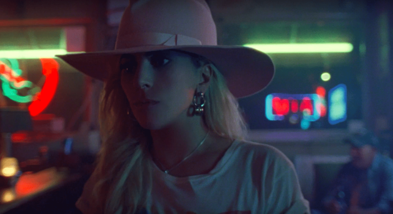 lady-gaga-dive-bar-tour-entity-1320x720.