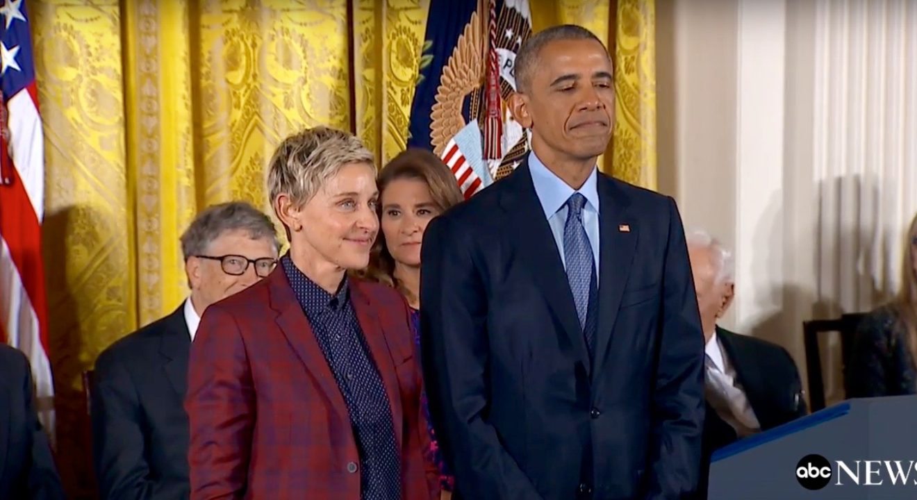 Ellen Degeneres Tears Up At Obamas Medal Of Freedom Ceremony Video 