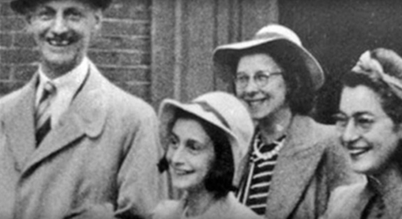 ENTITY recognizes Anne Frank and 4 other historical famous teenagers.