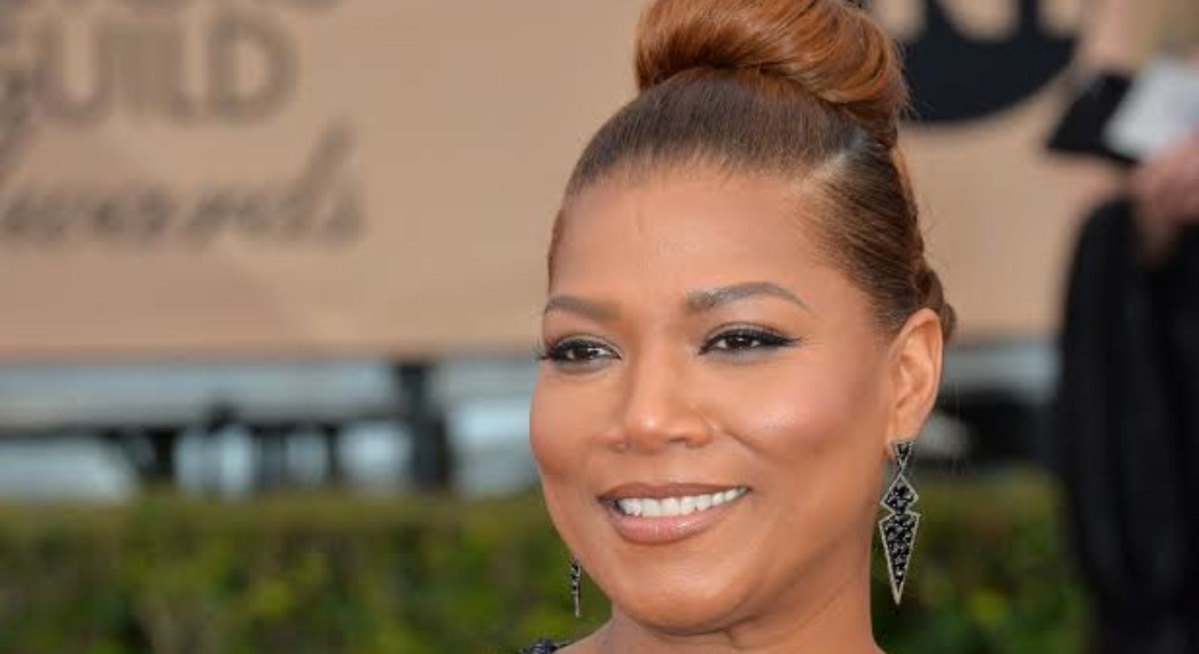 Entity reports thatQueen Latifah admits to hook ups.