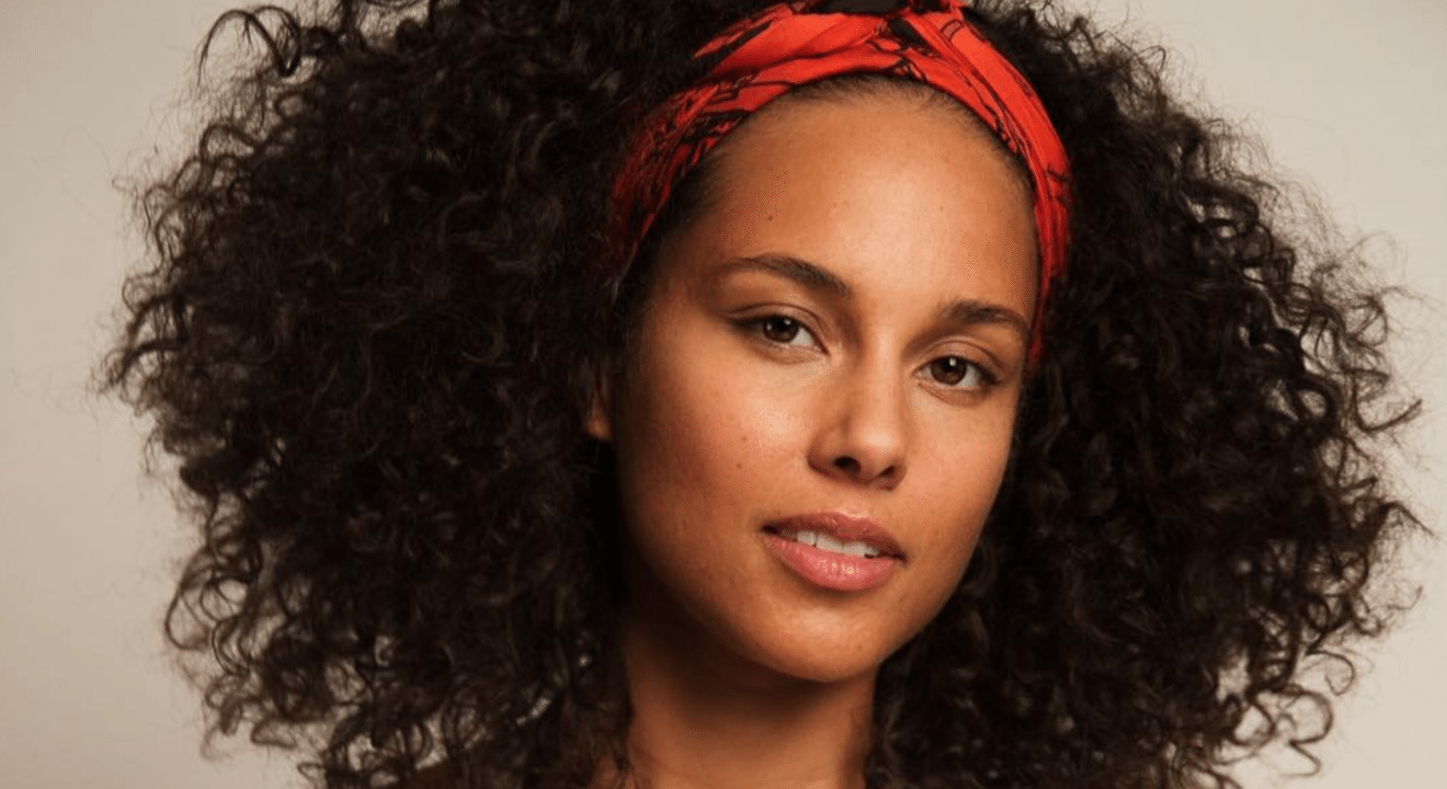 Entity reports on #BeautyGoals a la Alicia Keys.