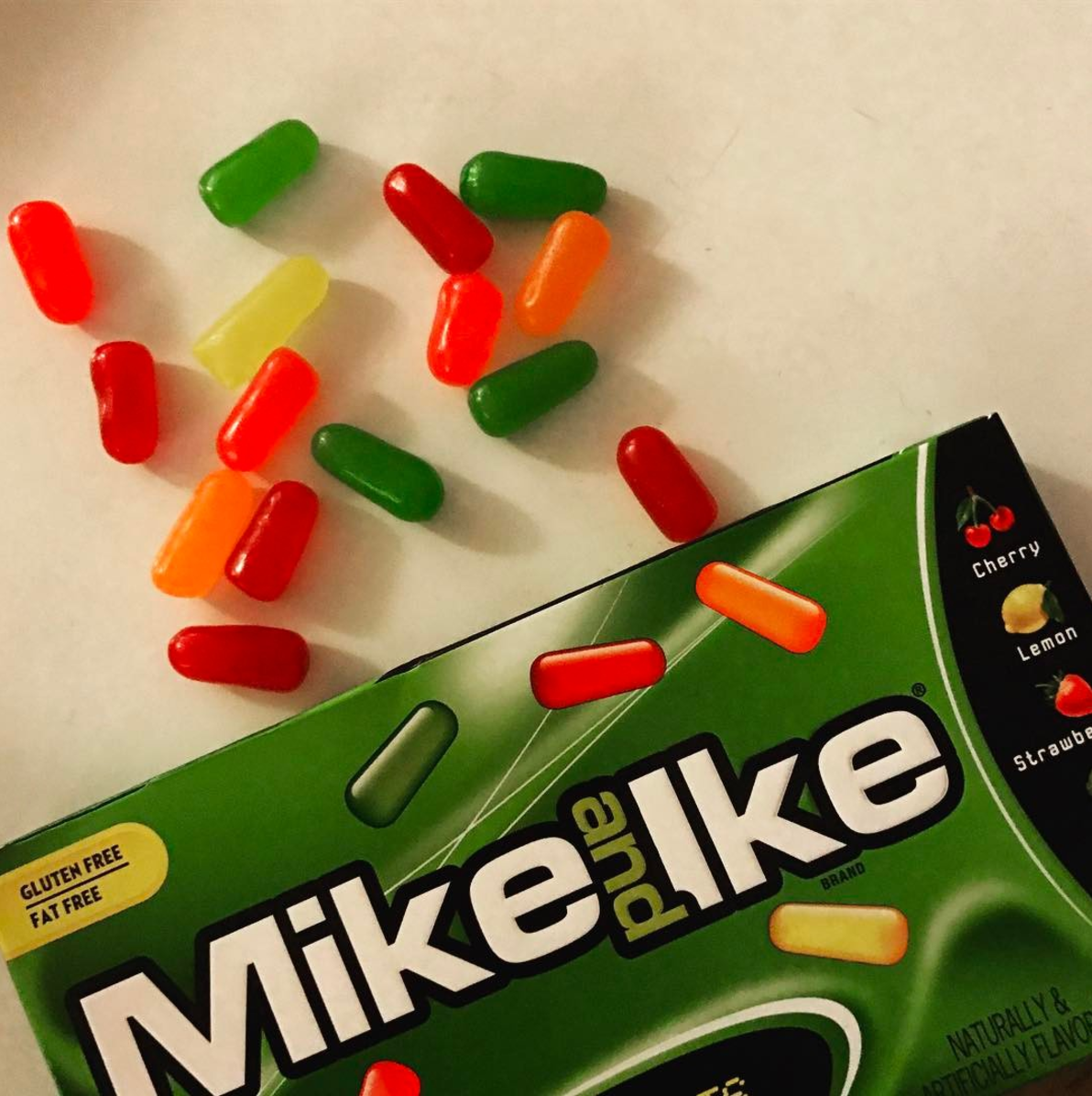 Entity reports on the California woman suing Mike and Ike for using too much slack-fill.