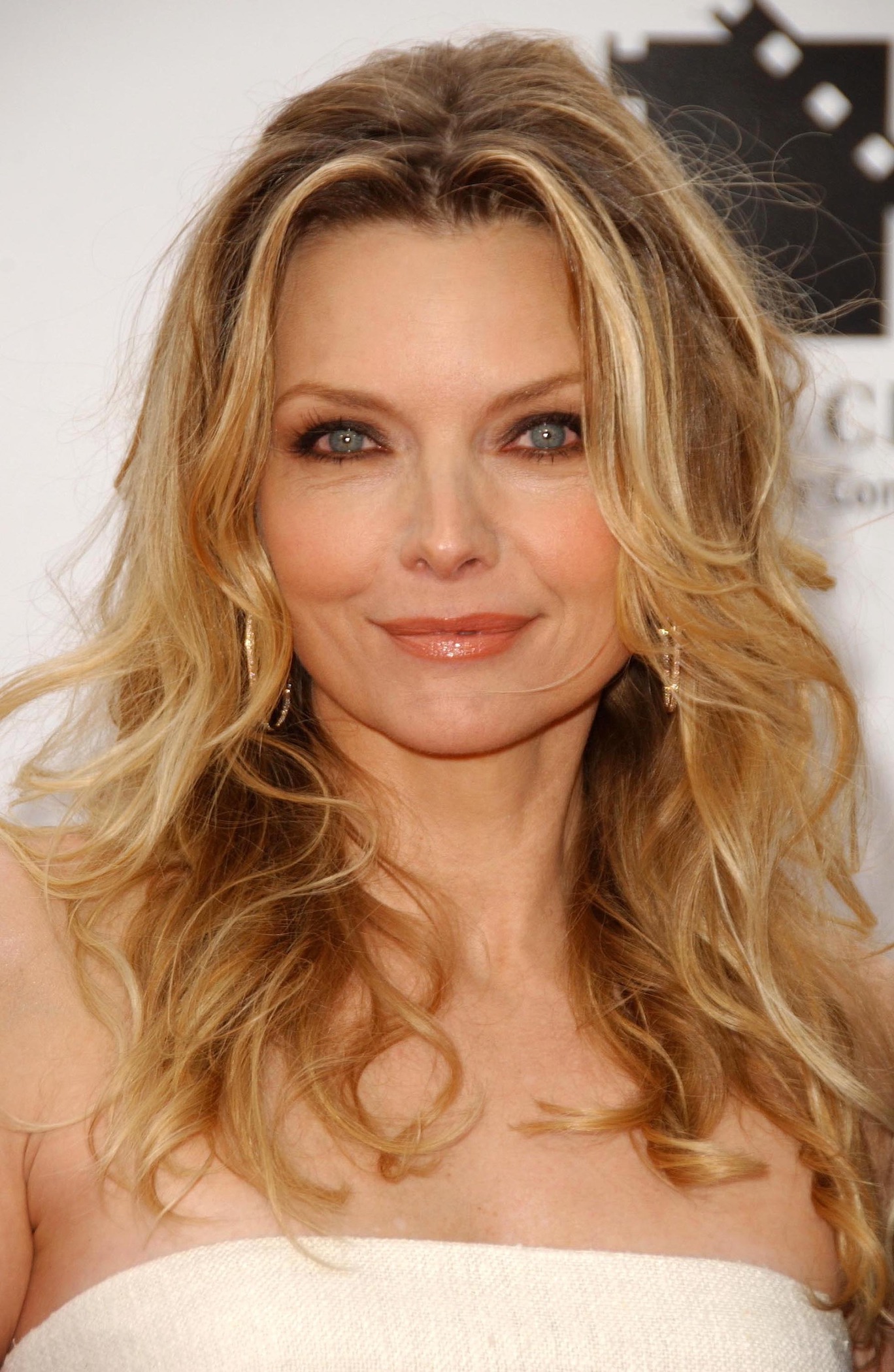 Who Is Michelle Pfeiffer 5 Things You Should Know About The Iconic Actress