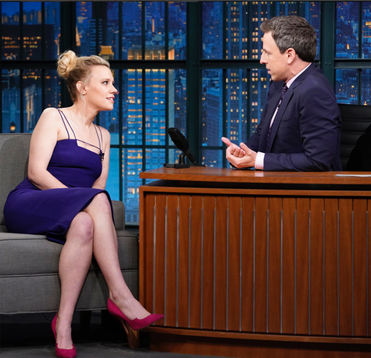 ENTITY discusses Famous vegans that will surprise you. Photo of Kate McKinnon interviewed by Seth Meyers.