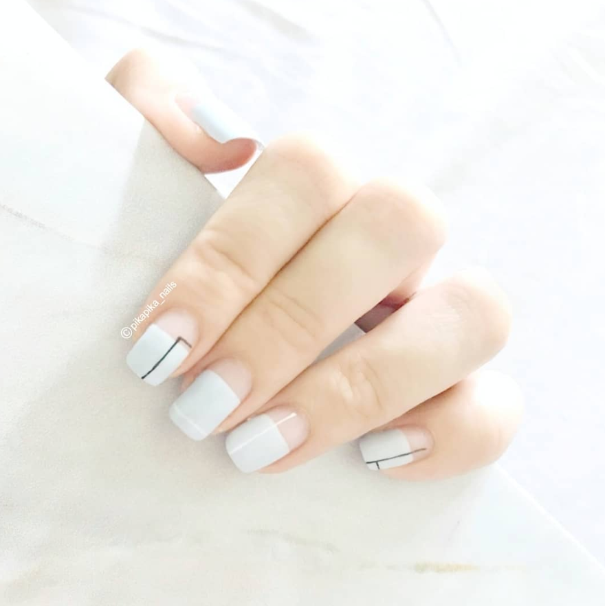 ENTITY shows even the minimalist summer nail colors.