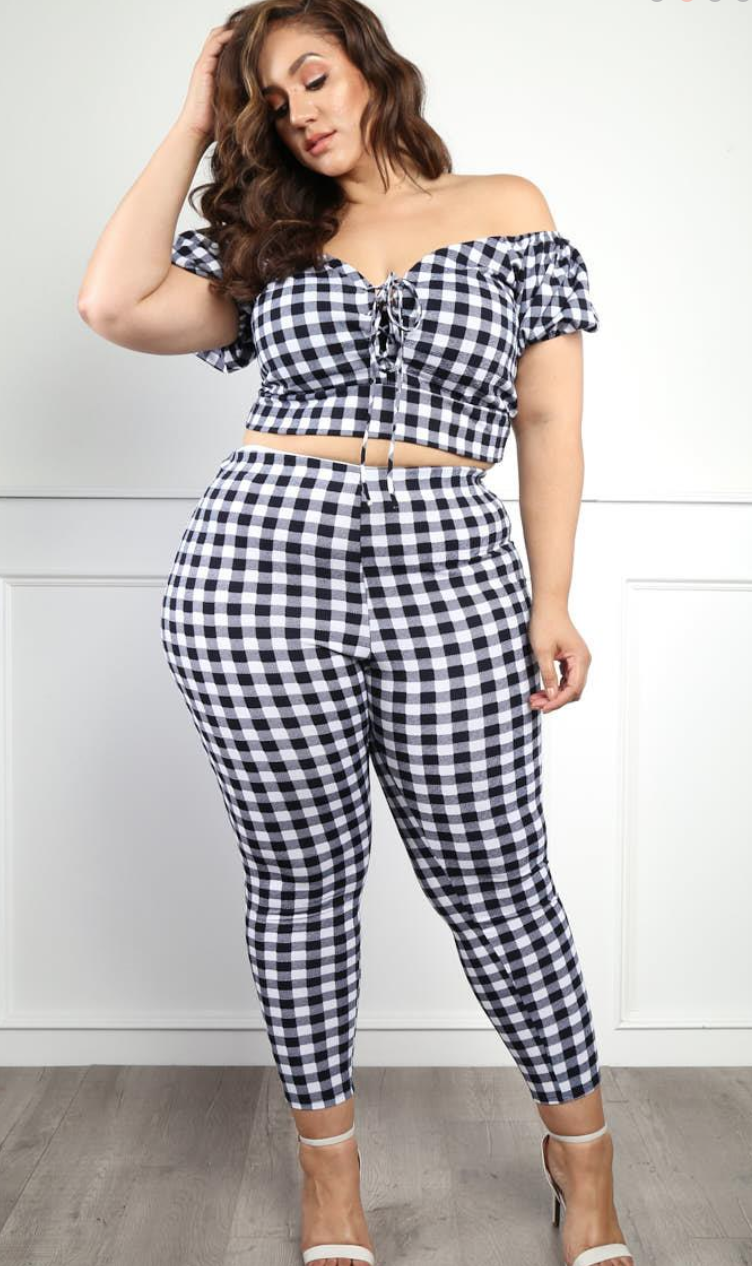 ENTITY lists plus size clothing brands to buy today.