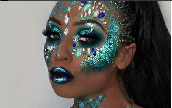 Mermaid Vibes: Blue Hair and Ocean-Inspired Makeup - wide 4