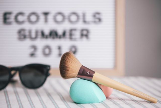 ENTITY looks at ecotools makeup brushes
