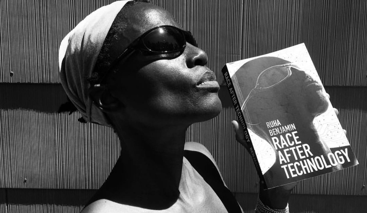 ENTITY reports on black authors.