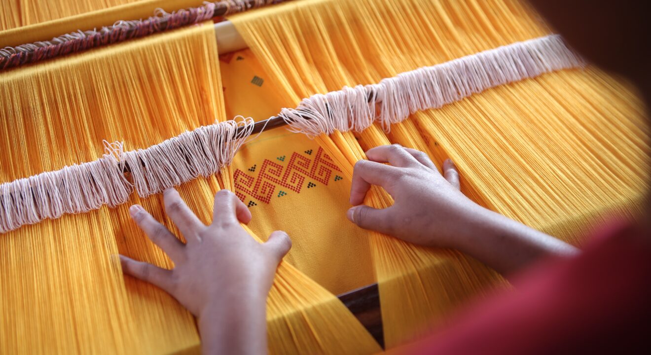 weaving fabric by hand